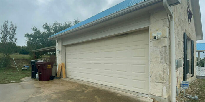 Garage Door Color Ideas